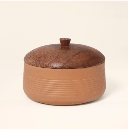 Ellementry Terracotta Curd Setter Handi With Wooden Lid Large For Kitchen/Gifting Purpose/Tableware - 1 Pc